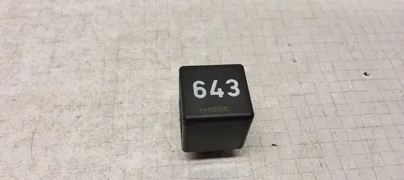 Volkswagen Transporter - Caravelle T5 Other relay 8K0951253 643