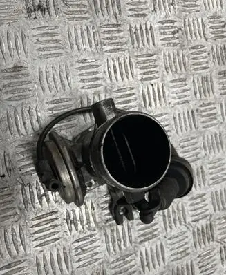 Mercedes-Benz C W202 EGR valve A6110980417