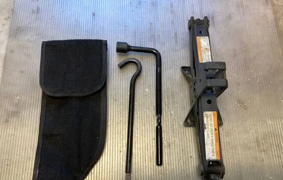 SsangYong Korando Lift Jack 15042701