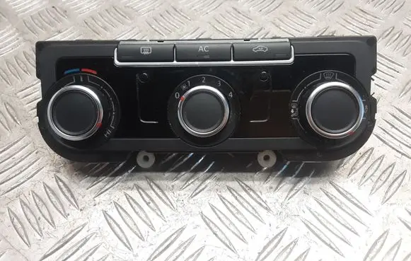 Volkswagen PASSAT B7 Climate control unit 5HB00975170