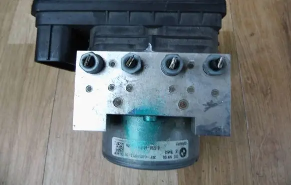 BMW 3 F30 F35 F31 ABS Pump 6858953