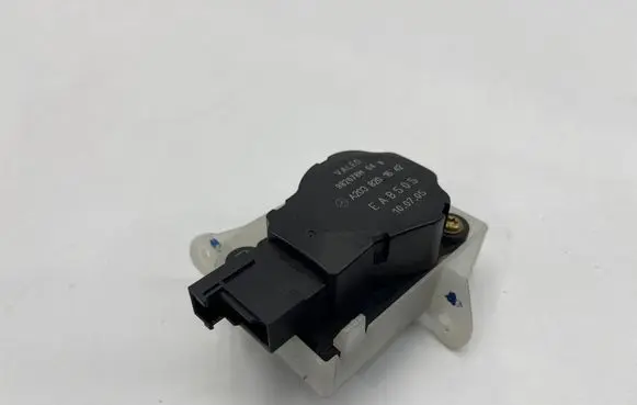 Mercedes-Benz SLK R171 Air flap motor/actuator A2038201642 982078M EAB505