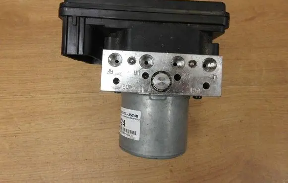 KIA Stinger ABS Pump 58920J5240 BE6008W502