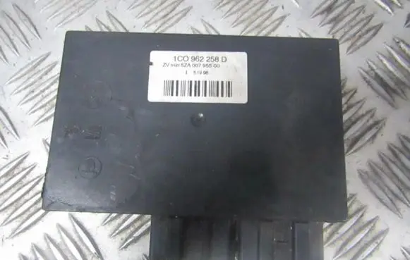 Volkswagen Golf IV Comfort/convenience module 1C0962258D 5ZA007955-00