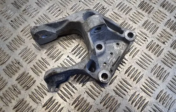 Chrysler Grand Voyager V Engine mounting bracket 04721570AA 08104