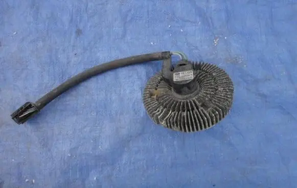 Land Rover Discovery 3 - LR3 Viscous fan clutch PGG500270