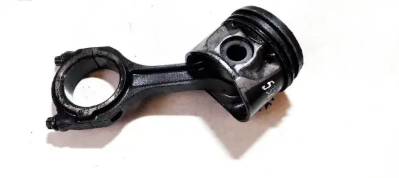 Ford Focus Piston with connecting rod
