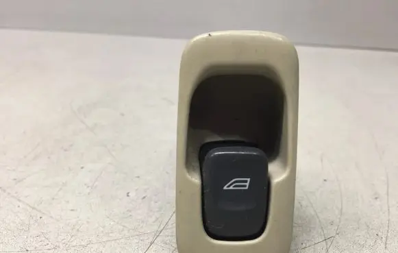 Volvo S80 Electric window control switch 9476697