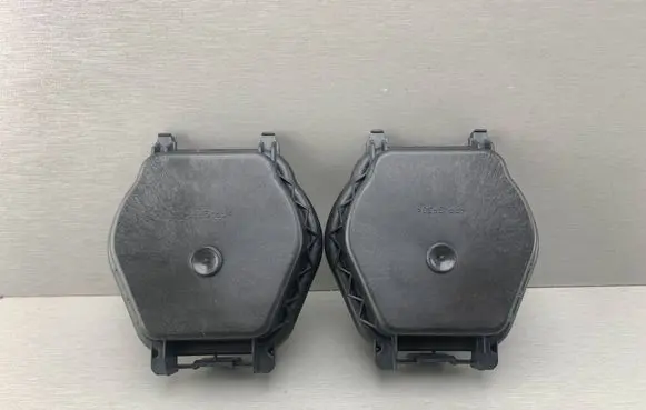 Headlight/headlamp dust cover