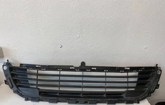 Citroen C4 II Front bumper lower grill 9670503480
