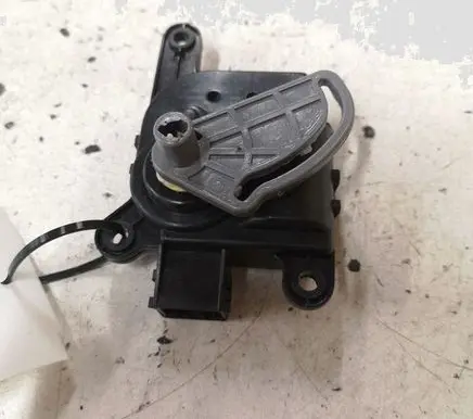 Hyundai Santa Fe Air flap motor/actuator AA1G5100
