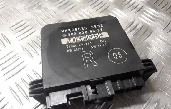 Mercedes-Benz C W203 Door control unit/module 2038206626