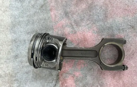 BMW X5 E70 Piston with connecting rod 11257799883 7799883 84L91