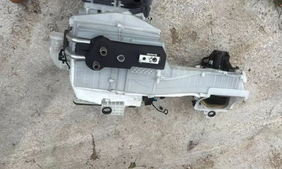 Peugeot 3008 II Interior heater climate box assembly 9811149580