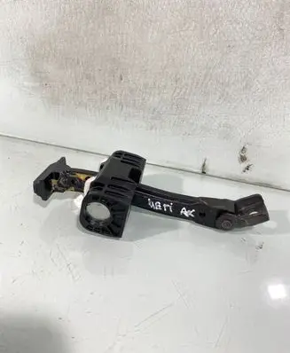 Skoda Yeti (5L) Rear door check strap stopper