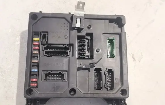 Volkswagen Sharan Fuse box set S108152001
