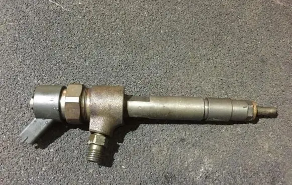 Fuel injector