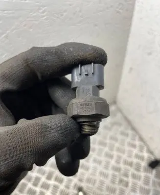 Toyota Avensis T250 Air conditioning (A/C) pressure sensor 4990007141