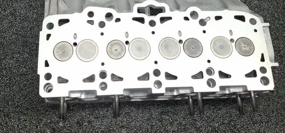 Volkswagen PASSAT B6 Engine head 038103373R