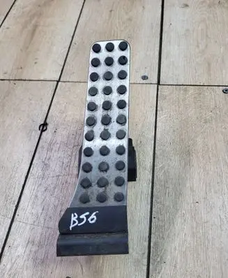 Mercedes-Benz C W204 Accelerator throttle pedal A2043000204