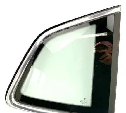 Volkswagen Tiguan Rear side window 5NN845042D