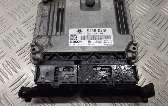 Volkswagen PASSAT B6 Engine control unit/module 03G906021MR