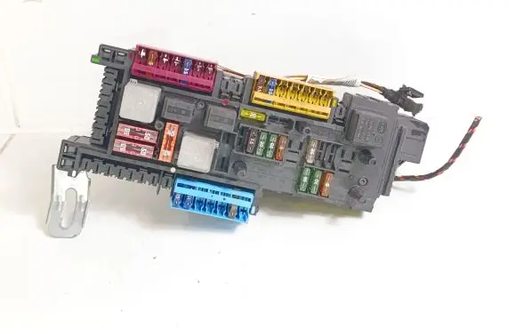 Mercedes-Benz C W204 Fuse module 5DK00922589 2049060105 2049019602