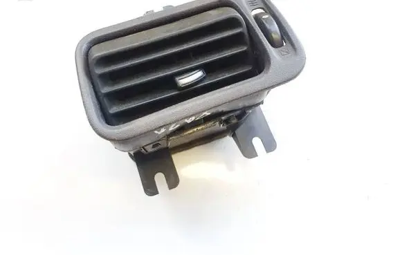 Nissan Primera Dash center air vent grill 687612f000 68761-2f000