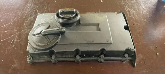 Volkswagen PASSAT B6 Rocker cam cover 03G103475