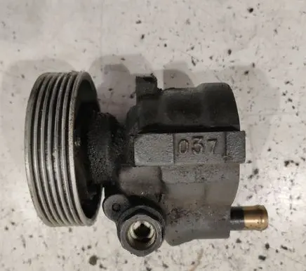 Renault Scenic I Power steering pump 7700417137