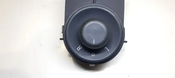 Chevrolet Cruze Wing mirror switch 13272182
