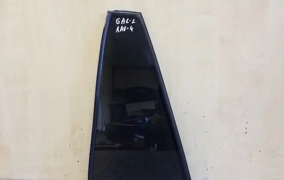 Rear vent window glass
