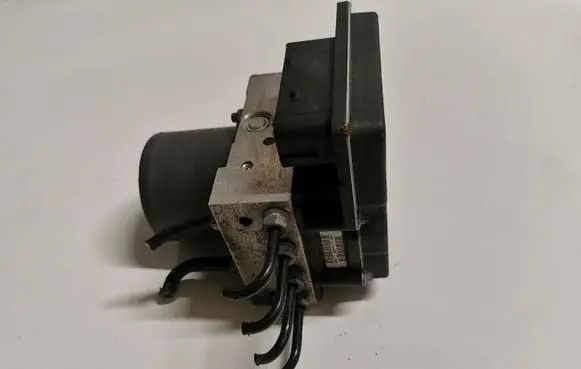 BMW 5 E60 E61 ABS Pump 6777797