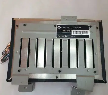 Chrysler 300M Sound amplifier 04760902AB