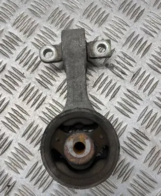Honda CR-V Engine mount bracket 089005