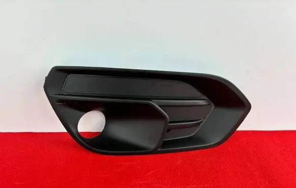 Iveco Daily 45 - 49.10 Front bumper lower grill 105802356345