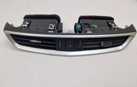 Nissan Qashqai Dash center air vent grill PG05LZ08 687504EA0B 30490054
