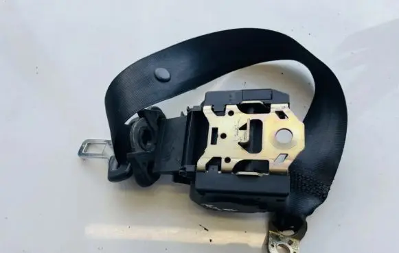 Audi A3 S3 8L Rear seatbelt 8l3857805b