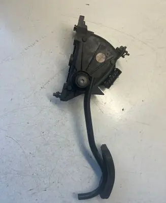 Volvo S70 V70 V70 XC Accelerator throttle pedal 3524436 00776916