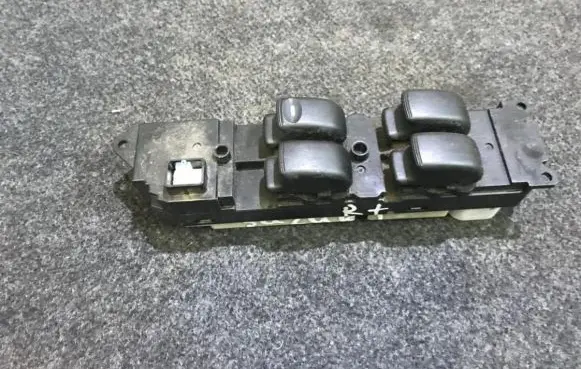 Suzuki Wagon R+ Electric window control switch