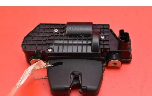 Tailgate/trunk/boot lock/catch/latch