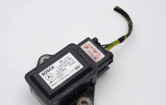 Mercedes-Benz A W168 ESP acceleration yaw rate sensor A0025426618 0265005246