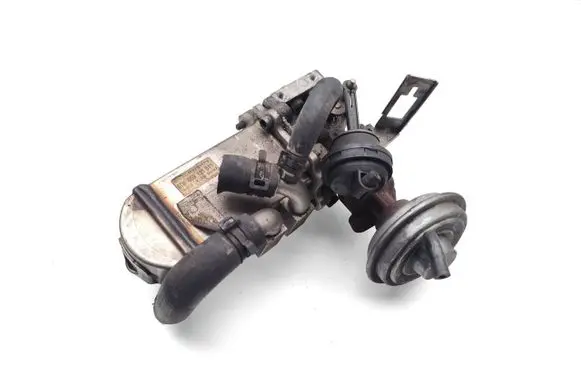 Volkswagen Touareg I EGR valve 059131511