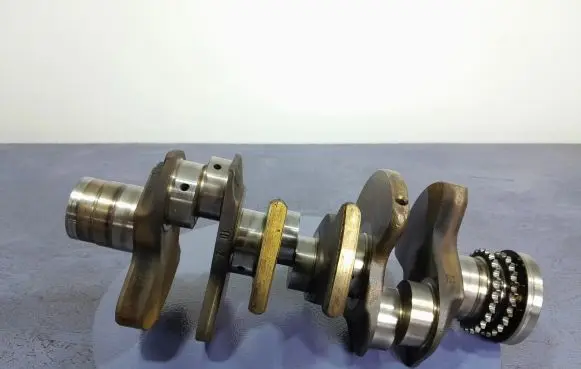 Audi A6 S6 C6 4F Crankshaft 06E1010