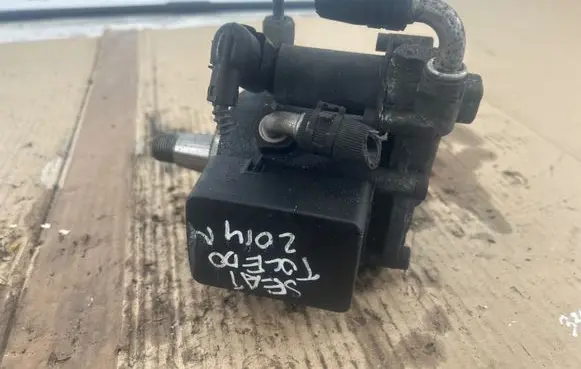Seat Toledo IV (NH) Fuel injection high pressure pump 03L130755AL