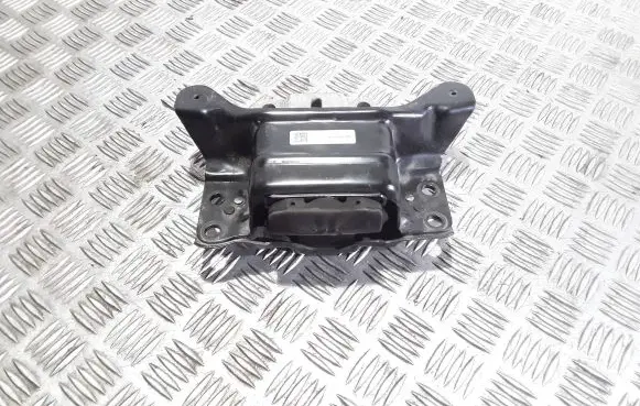 Volkswagen Golf VII Engine mount bracket 5Q0199555R