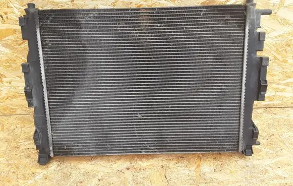 Renault Megane II Coolant radiator 8769630E RA1410