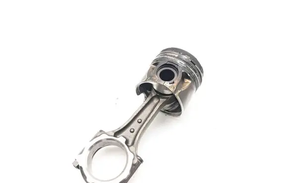 Opel Astra J Piston with connecting rod A17DTJ