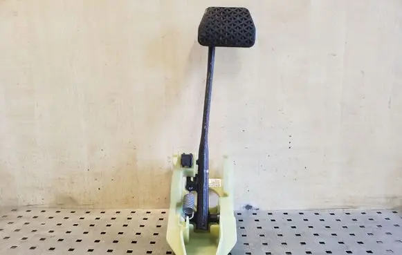 BMW X5 E70 Brake pedal 6769407
