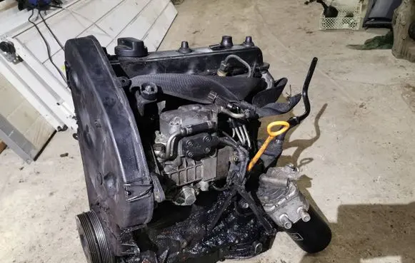 Volkswagen PASSAT B5 Engine